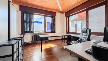 Kantoor in authentiek gebouw op commerciële ligging langs de ring van Brugge