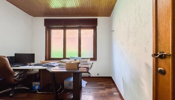 Kantoor in authentiek gebouw op commerciële ligging langs de ring van Brugge