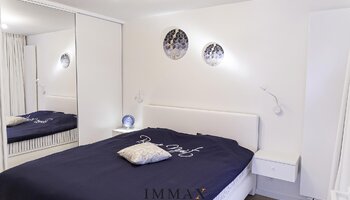 Gerenoveerd gelijkvloers appartement met 2-SLK vlakbij de Lippenslaan en het centrum