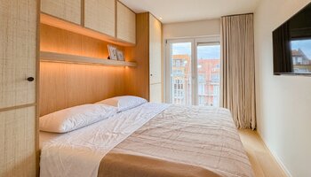 Luxueux appartement rénové de 3 chambres à coucher près de la place Van Bunnen