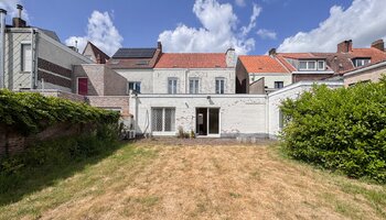 Bien polyvalent avec grand espace habitable et jardin ensoleillé