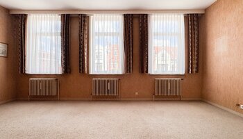 Bien polyvalent avec grand espace habitable et jardin ensoleillé