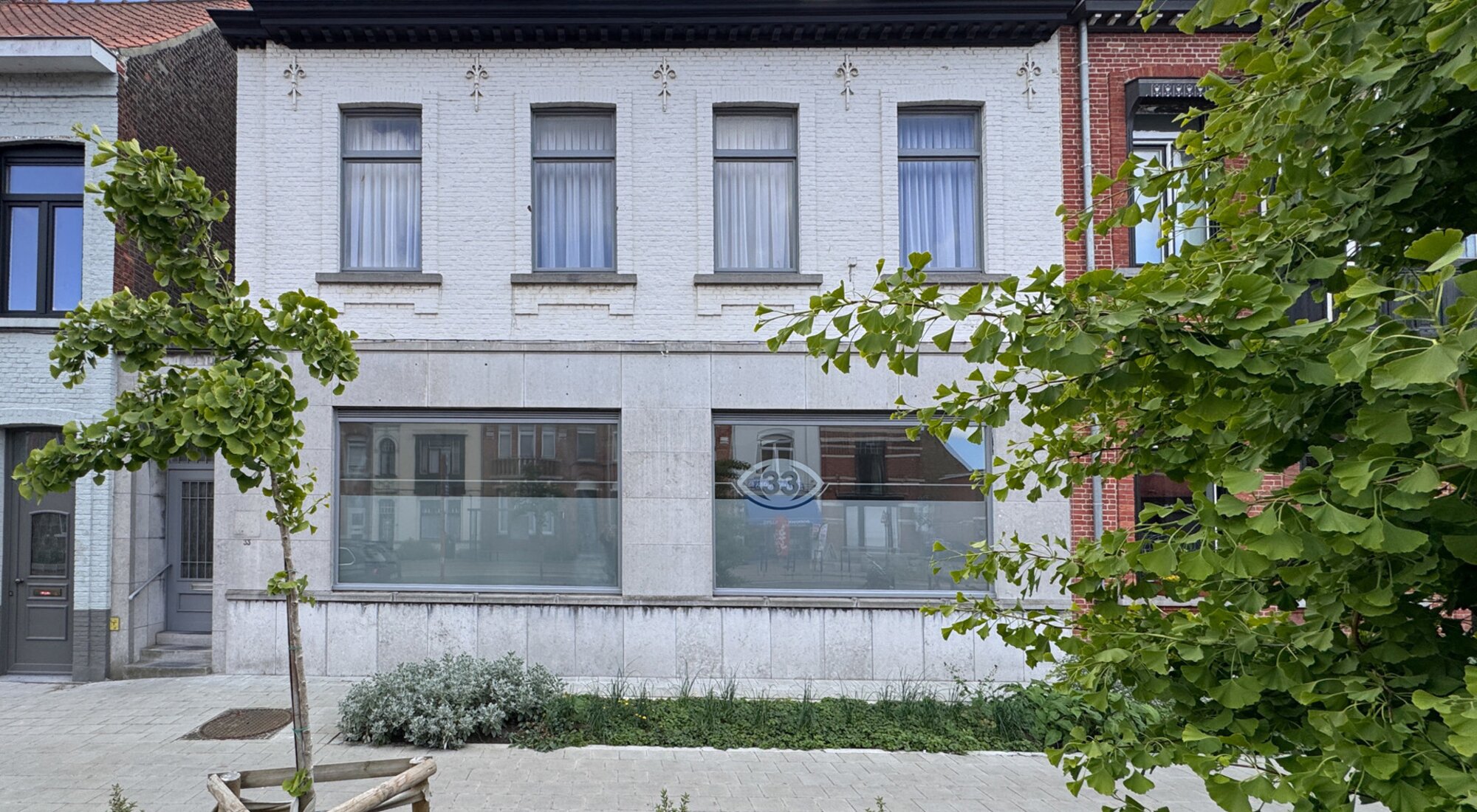 Veelzijdig handelspand met royale woonoppervlakte en zonnige tuin