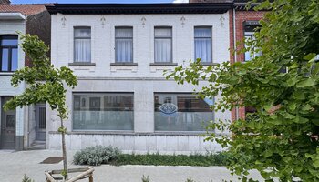 Bien polyvalent avec grand espace habitable et jardin ensoleillé