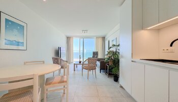 Modern en recent 2-SLK appartement met adembenemend frontaal zeezicht