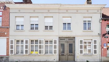 Renovatieproject | Karaktervol burgerhuis met binnentuin en 3 garages
