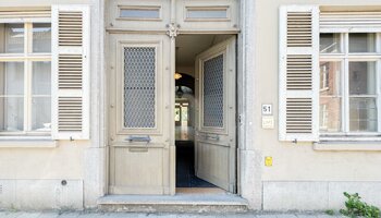 Renovatieproject | Karaktervol burgerhuis met binnentuin en 3 garages