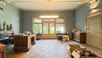 Renovatieproject | Karaktervol burgerhuis met binnentuin en 3 garages