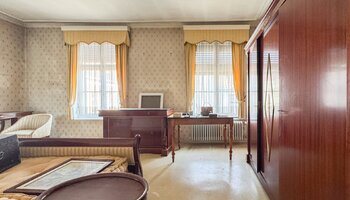 Renovatieproject | Karaktervol burgerhuis met binnentuin en 3 garages