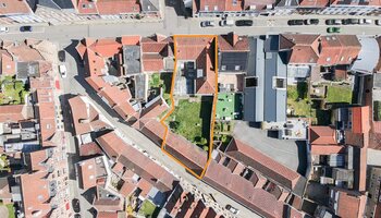 Renovatieproject | Karaktervol burgerhuis met binnentuin en 3 garages