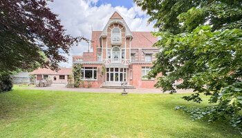 Normandische cottagewoning met praktijkruimte en grote tuin