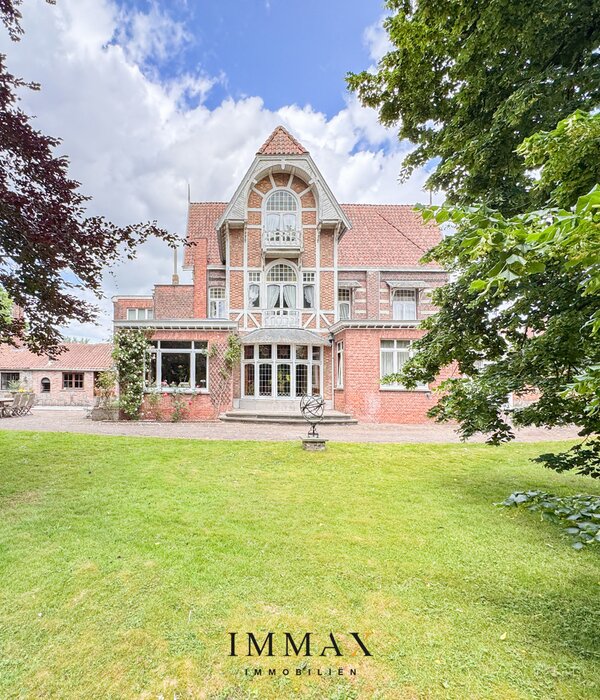 Normandische cottagewoning met praktijkruimte en grote tuin