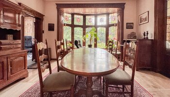 Normandische cottagewoning met praktijkruimte en grote tuin