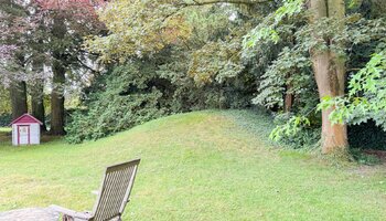 Normandische cottagewoning met praktijkruimte en grote tuin
