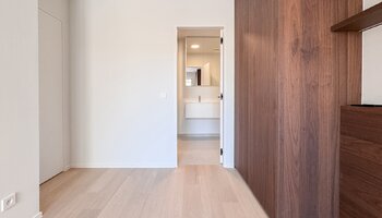 Luxueus nieuwbouwappartement op de gelijkvloerse verdieping met open zicht