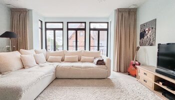 Maison récente et spacieuse de 5 chambres à coucher avec garage double intérieur près de la plage de Duinbergen