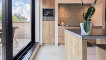 Maison récente et spacieuse de 5 chambres à coucher avec garage double intérieur près de la plage de Duinbergen