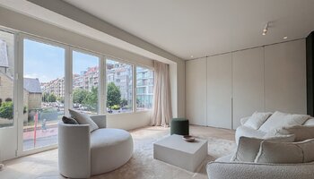 Bel appartement de 3 chambres à coucher avec vue dégagée près de la place Van Bunnen et de la plage
