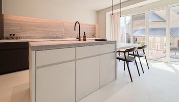 Bel appartement de 3 chambres à coucher avec vue dégagée près de la place Van Bunnen et de la plage