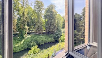Herenhuis aan het water met garage nabij Brugge Centrum