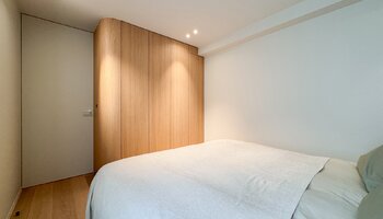 Luxueus gerenoveerd appartement met 3-SLK en zijdelings zeezicht 