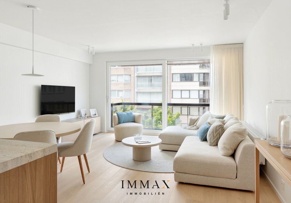 Appartement rénové de 3 chambres à coucher, terrasse orientée vers l'ouest et vue dégagée