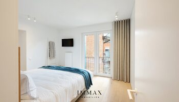 Gerenoveerd app. met 3-SLK, west gericht terras en open zicht 