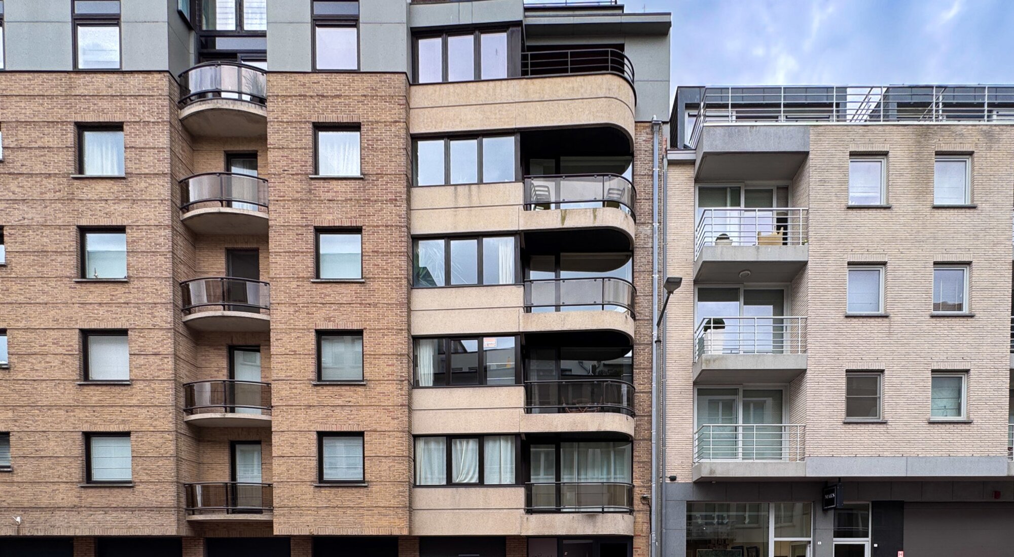 Ruim 2-SLK appartement met terras nabij de Lippenslaan 