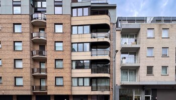Ruim 2-SLK appartement met terras nabij de Lippenslaan 