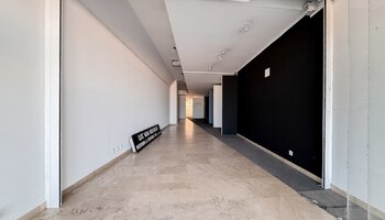 Handelspand op absolute toplocatie op de zeedijk van Het Zoute