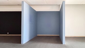 Handelspand op absolute toplocatie op de zeedijk van Het Zoute