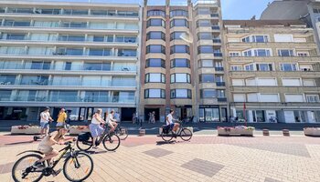 Handelspand op absolute toplocatie op de zeedijk van Het Zoute