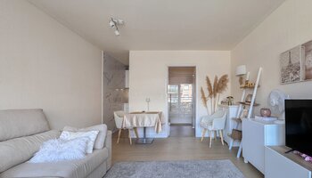 Studio meublé avec grande terrasse dans la Lippenslaan