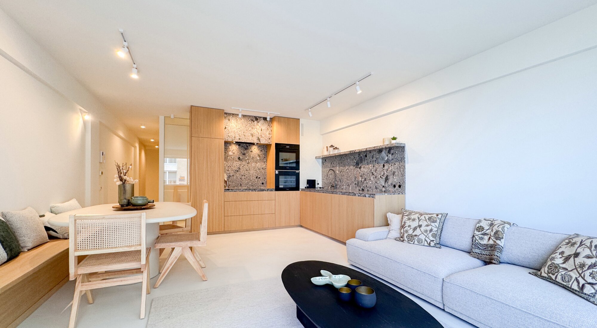 Prachtig 2-SLK appartement aan het Rubensplein met zeezicht