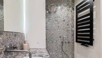 Magnifique appartement 2 pièces sur la place Rubens avec vue sur la mer