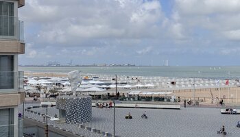Magnifique appartement 2 pièces sur la place Rubens avec vue sur la mer
