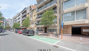 Appartement élégamment rénové de 3 chambres à coucher près de la Dumortierlaan et de la Lippenslaan