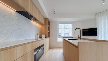 Lichtrijk 3SLK - hoekappartement met luxueuze afwerking in het centrum