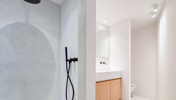 Lichtrijk 3SLK - hoekappartement met luxueuze afwerking in het centrum