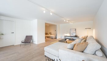 Drie prachtige landelijke woningen met tuin en garages