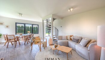 Drie prachtige landelijke woningen met tuin en garages