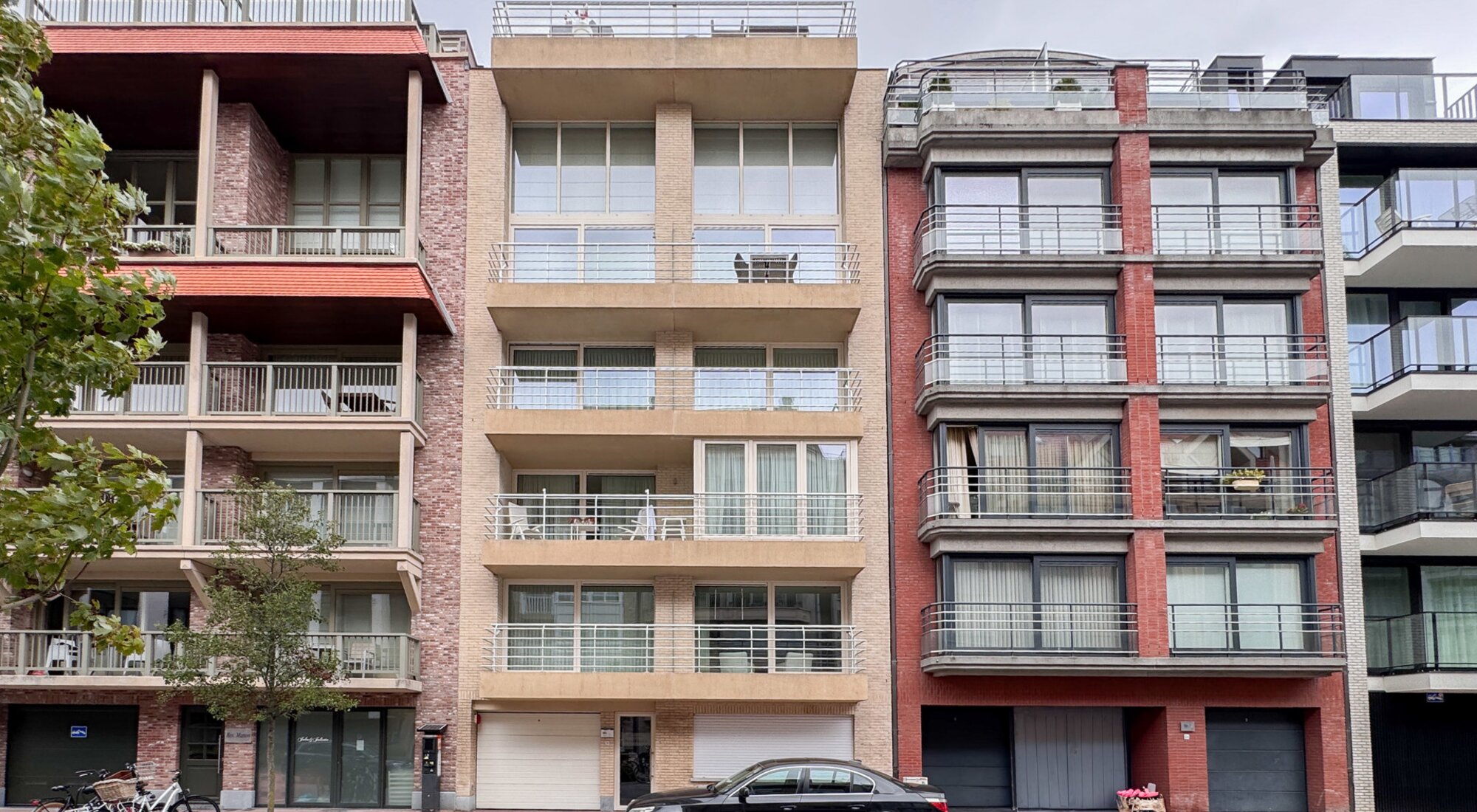 Lichtrijk 2SLK-appartement met terras nabij het centrum