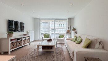 Lichtrijk 2SLK-appartement met terras nabij het centrum