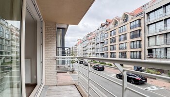Lichtrijk 2SLK-appartement met terras nabij het centrum