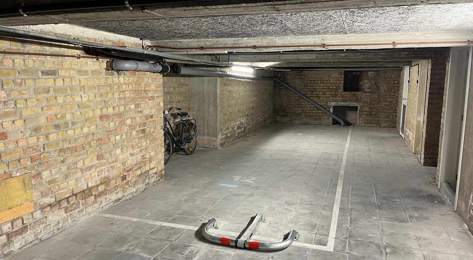 Tandem autostaanplaats nabij de Lippenslaan en de zee 