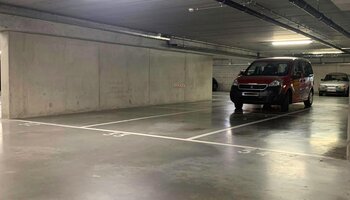 Ondergrondse staanplaats aan het station