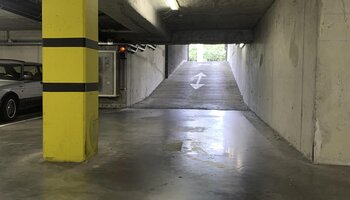 Ondergrondse staanplaats aan het station