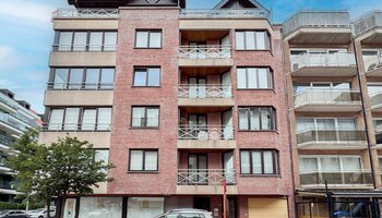 Duplex d'angle à rénover près de la Lippenslaan