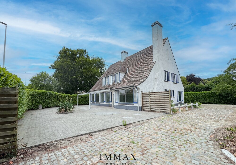 Te renoveren stijlvolle villa