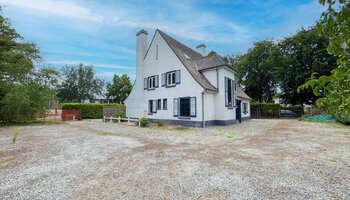 Te renoveren stijlvolle villa